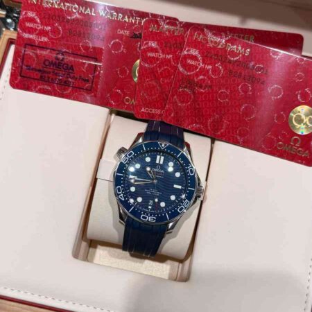 11714 - Omega - 210.32.42.20.03.001 - pre-owned conditions with MINOR signs of usage - Card & Box