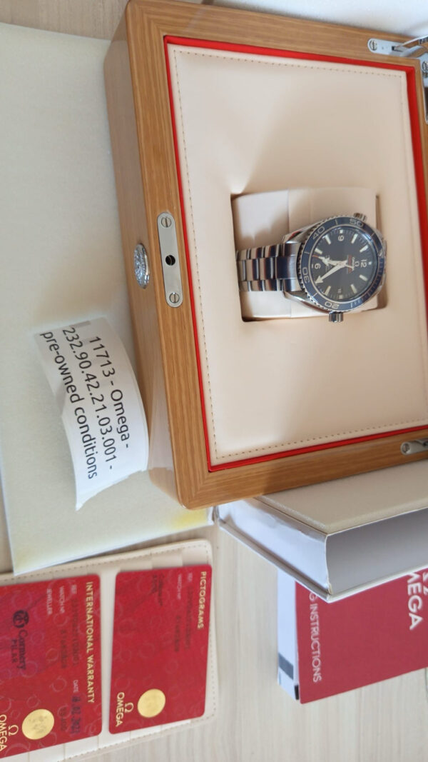11713 - Omega - 232.90.42.21.03.001 - pre-owned conditions with MINOR signs of usage - Card & Box - Image 2