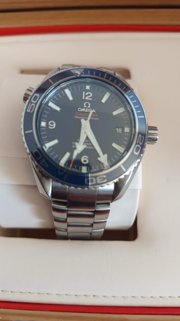11713 - Omega - 232.90.42.21.03.001 - pre-owned conditions with MINOR signs of usage - Card & Box - Image 3