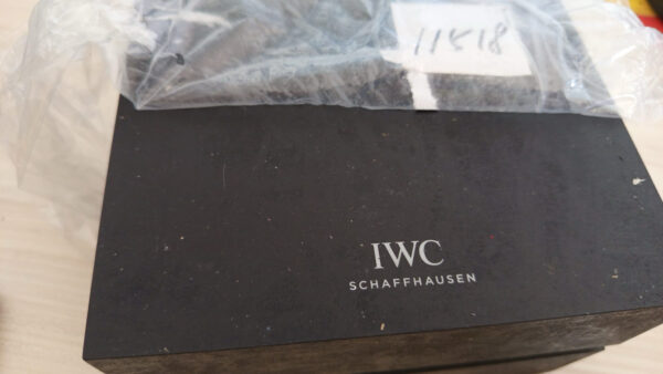 11518 - IWC - IW378901 - pre-owned conditions with MINOR signs of usage - Card & Box - Image 5