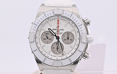 9583 - Breitling AB0136 (white) - Great Conditions - Card & Box