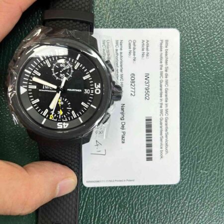 11806 - IWC - IW379502 - pre-owned conditions with MINOR signs of usage - With Card