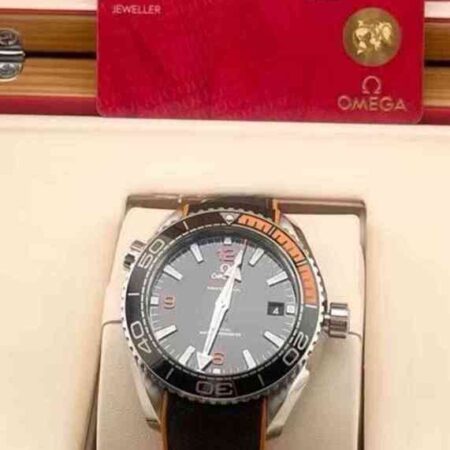 12301 - Omega - 215.32.44.21.01.001 - pre-owned conditions with MINOR signs of usage - Card & Box