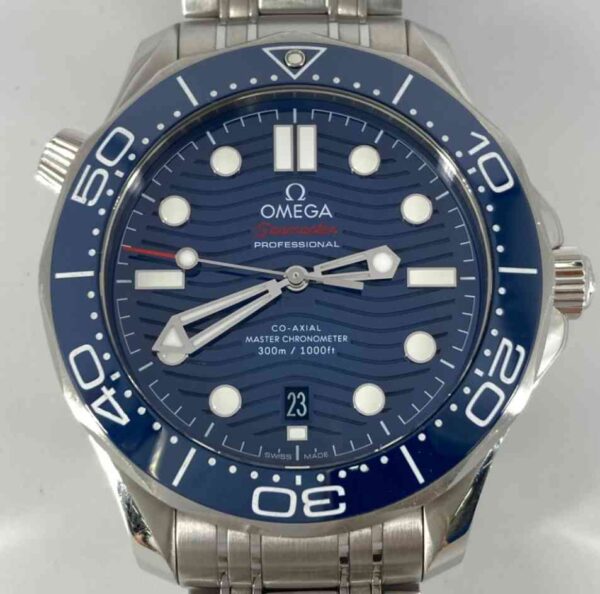 11677 - Omega - 210.30.42.20.03.001 - pre-owned conditions with MINOR signs of usage - Watch Only