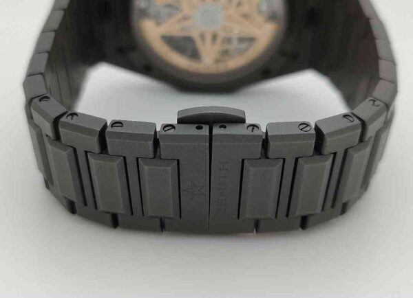 11649 - Zenith - 87.9100.9004/03.I001 (2023) - pre-owned conditions with MINOR signs of usage - Card & Box - Image 4