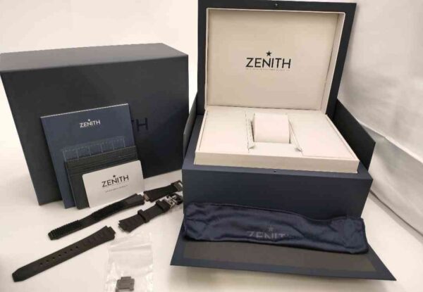 11649 - Zenith - 87.9100.9004/03.I001 (2023) - pre-owned conditions with MINOR signs of usage - Card & Box - Image 6