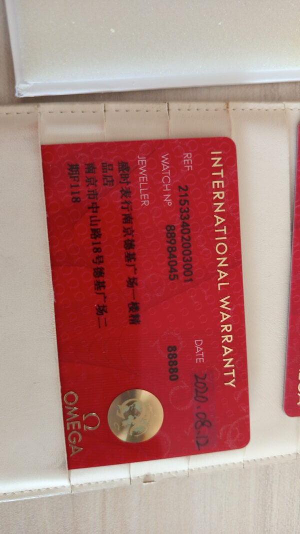 11597 - Omega - 215.33.40.20.03.001 - pre-owned conditions with MINOR signs of usage - Card & Box - Image 4