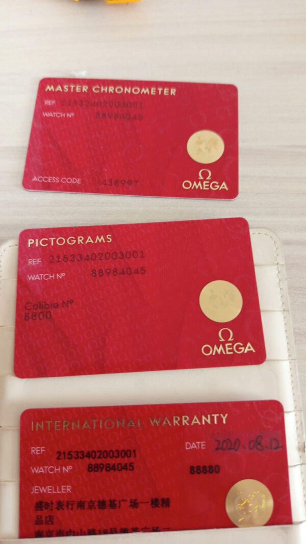 11597 - Omega - 215.33.40.20.03.001 - pre-owned conditions with MINOR signs of usage - Card & Box - Image 5