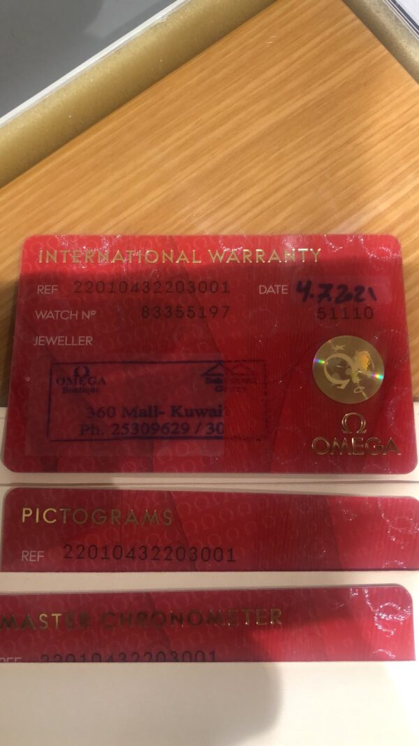 11888 - Omega - 220.10.43.22.03.001 - pre-owned conditions with MINOR signs of usage - Card & Box - Image 2