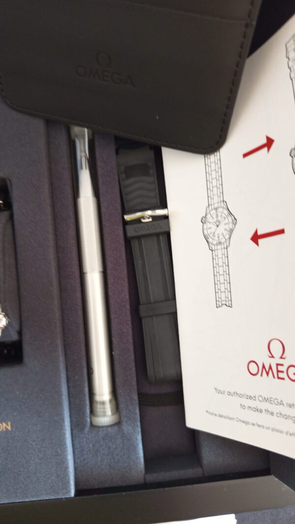 11566 - Omega - 210.22.42.20.01.004 (Bracelet+strap) - RETAIL READY - Card & Box - Image 4