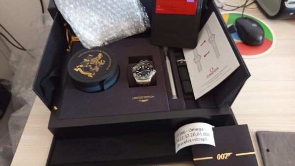 11566 - Omega - 210.22.42.20.01.004 (Bracelet+strap) - RETAIL READY - Card & Box - Image 5