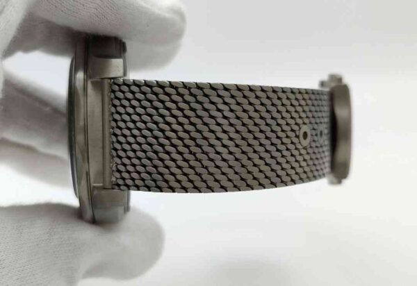 11562 - Omega - 210.90.42.20.01.001 - pre-owned conditions with MINOR signs of usage - With Card - Image 5