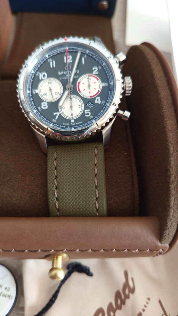 11495 - Breitling - AB0119 (Green) - pre-owned conditions with MINOR signs of usage - Card & Box - Image 4