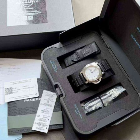 11472 - Panerai PAM01223 - pre-owned conditions with MINOR signs of usage - Card & Box