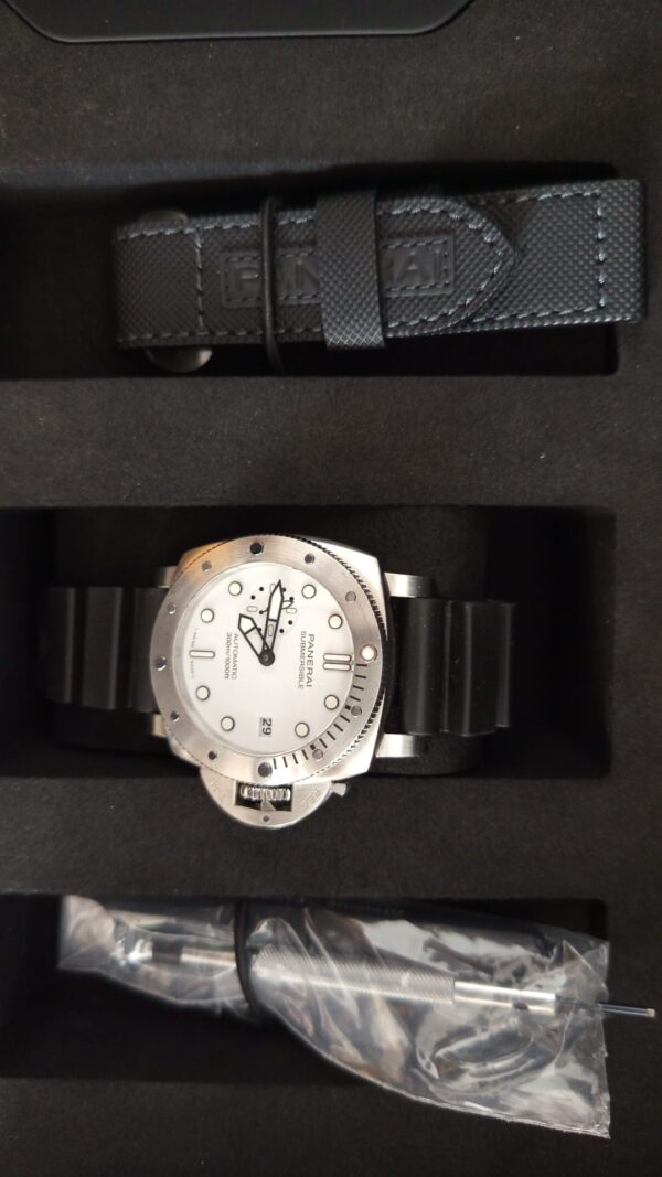 11472 - Panerai PAM01223 - pre-owned conditions with MINOR signs of usage - Card & Box - Image 4