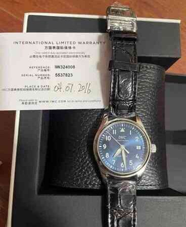 12804 - IWC - IW324008 - pre-owned conditions with MINOR signs of usage - Card & Box