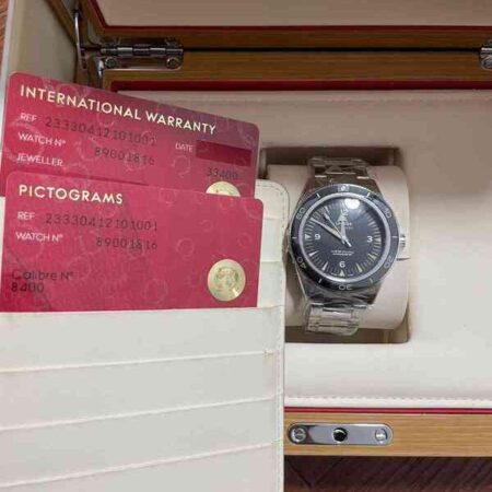 12799 - Omega - 233.30.41.21.01.001 - pre-owned conditions with MINOR signs of usage - Card & Box