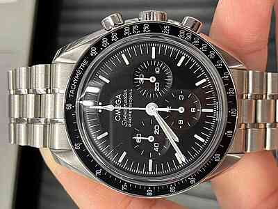 12582 - Omega - 310.30.42.50.01.002 - pre-owned conditions with MINOR signs of usage - Card & Box
