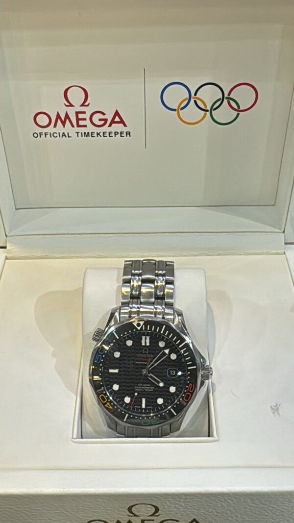 12575 - Omega - 522.30.41.20.01.001 - pre-owned conditions with MINOR signs of usage - Card & Box