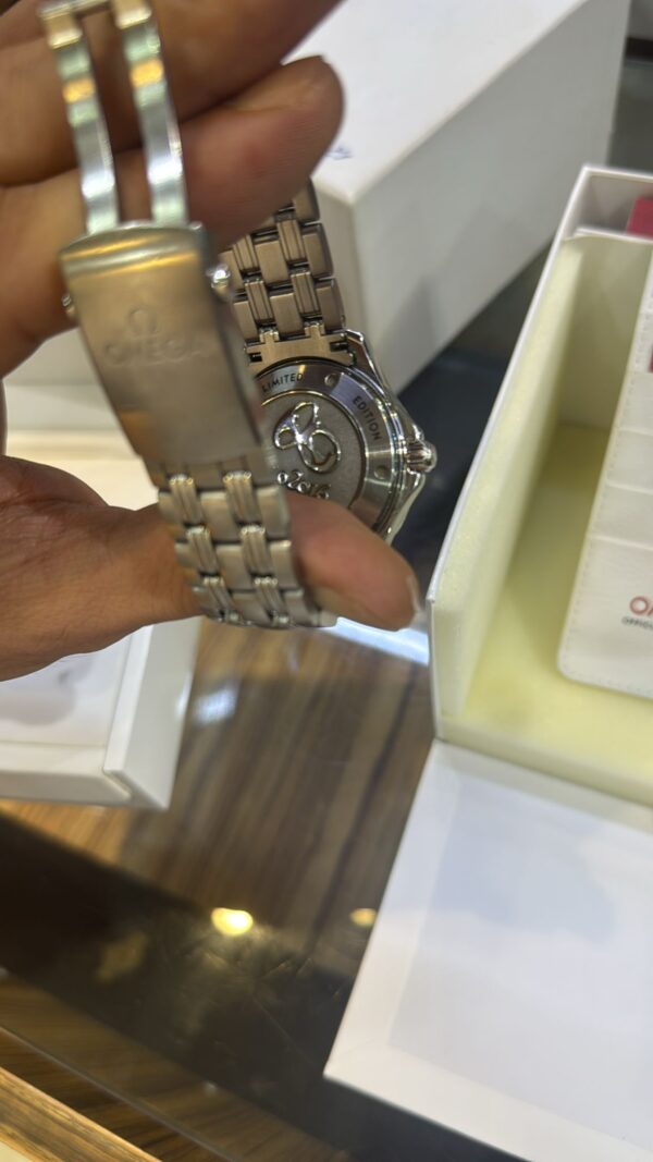 12575 - Omega - 522.30.41.20.01.001 - pre-owned conditions with MINOR signs of usage - Card & Box - Image 3