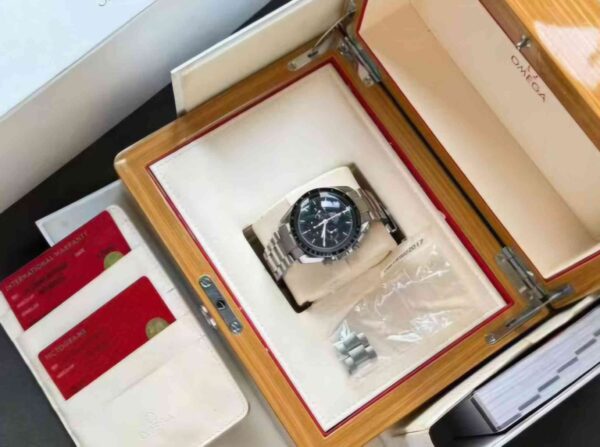12508 - Omega - 311.30.42.30.01.005 - pre-owned conditions with MINOR signs of usage - Card & Box