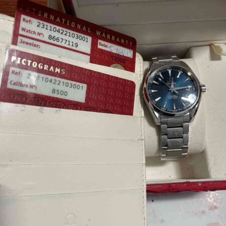 12466 - Omega - 231.10.42.21.03.001 - pre-owned conditions with MINOR signs of usage - Card & Box