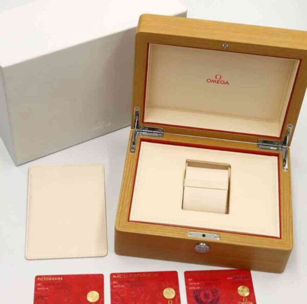12403 - Omega - 215.30.44.21.01.002 - RETAIL READY - Card & Box - Image 3