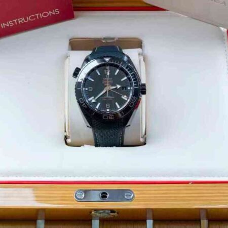 12698 - Omega - 215.92.46.22.01.001 - pre-owned conditions with MINOR signs of usage - Card & Box