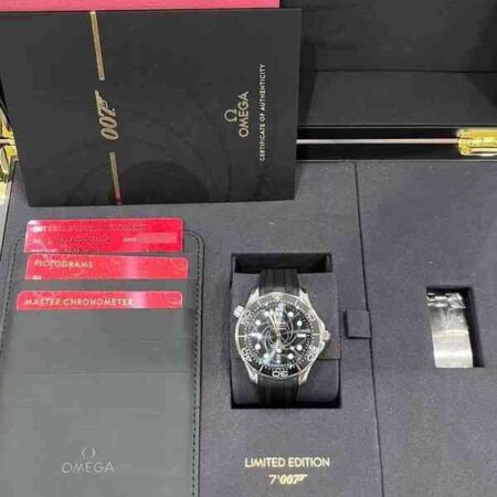 12696 - Omega - 210.22.42.20.01.004 (Bracelet and strap) - pre-owned conditions with MINOR signs of usage - Card & Box