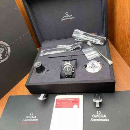 12742 - Omega - 311.30.42.30.01.005 - pre-owned conditions with MINOR signs of usage - Card & Box
