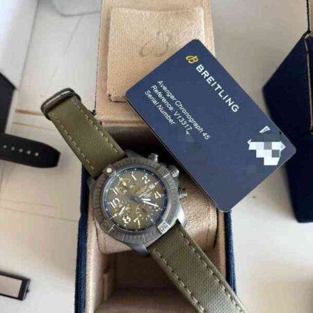 12854 - Breitling - V133171 - pre-owned conditions with MINOR signs of usage - Card & Box