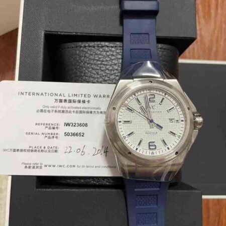 12762 - IWC - IW323608 - pre-owned conditions with MINOR signs of usage - Card & Box