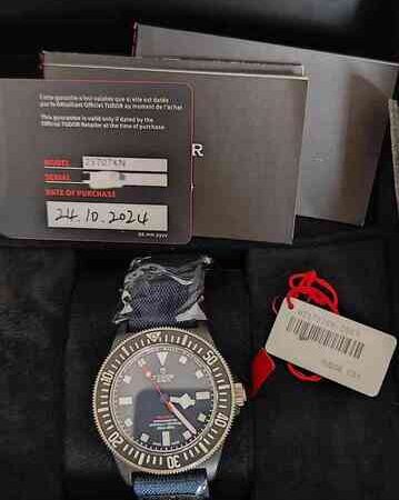 13185 - Tudor - 25707KN - pre-owned conditions with MINOR signs of usage - Card & Box