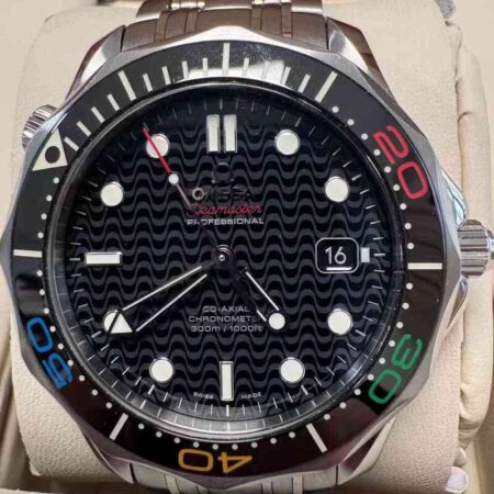 13176 - Omega - 522.30.41.20.01.001 - pre-owned conditions with MINOR signs of usage - Card & Box