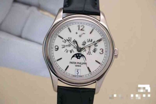 13233 - Patek Philippe - 5146G - pre-owned conditions with MINOR signs of usage - Watch Only