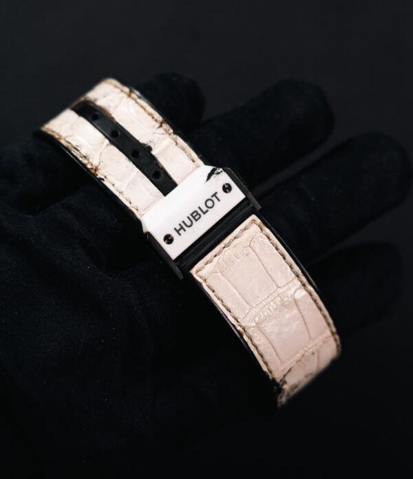 10708 - Hublot 601.HX.0173.LR (2016) - Card & Box - Fair (Worn Strap) - Image 4