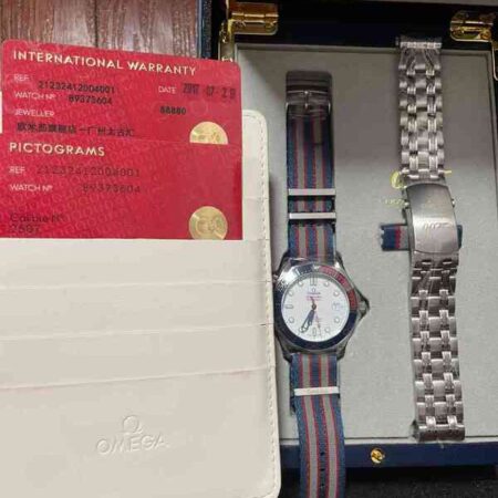 13038 - Omega - 212.32.41.20.04.001 - pre-owned conditions with MINOR signs of usage - Card & Box