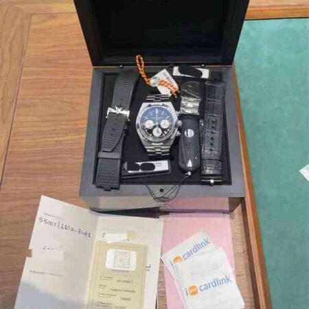 13053 - Vacheron Constantin - 5500V (Black, 2019) - pre-owned conditions with MINOR signs of usage - Card & Box