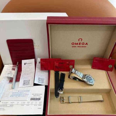 13091 - Omega - 220.10.38.20.01.002 - pre-owned conditions with MINOR signs of usage - Card & Box