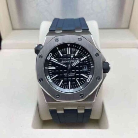 13093 - Audemars Piguet - 15703ST - pre-owned conditions with MINOR signs of usage - Watch Only