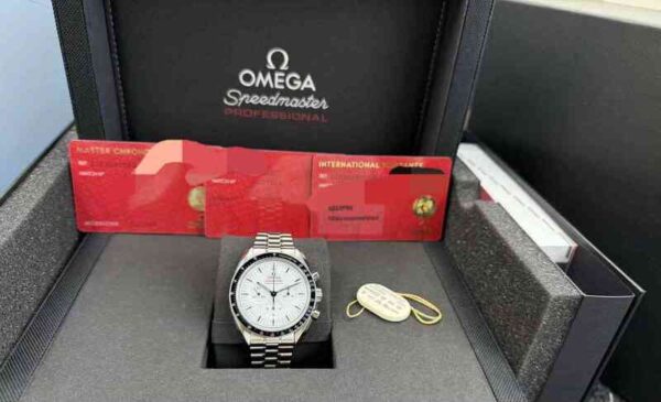 13112 - Omega - 310.30.42.50.04.001 - pre-owned conditions with MINOR signs of usage - Card & Box