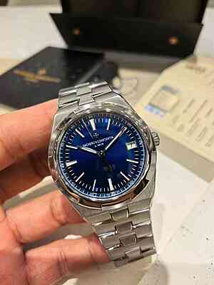 13081 - Vacheron Constantin - 4500V (Blue, 2016) - pre-owned conditions with MINOR signs of usage - Card & Box