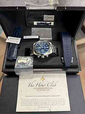 13139 - Vacheron Constantin - 5500V (Blue, 2019) - pre-owned conditions with MINOR signs of usage - Card & Box