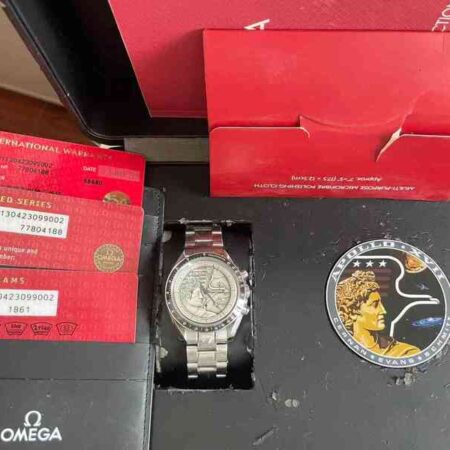 13131 - Omega - 311.30.42.30.99.002 (Apollo) - pre-owned conditions with MINOR signs of usage - Card & Box