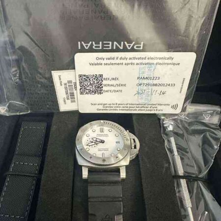 13133 - Panerai - PAM01223 - pre-owned conditions with MINOR signs of usage - Card & Box