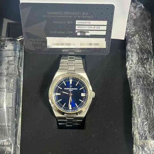 13070 - Vacheron Constantin - 4500V (Blue, 2018) - pre-owned conditions with MINOR signs of usage - Card & Box