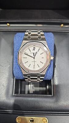 13352 - Audemars Piguet - 15300st (White, Minus 3 Links) - pre-owned conditions with MINOR signs of usage - Watch Only