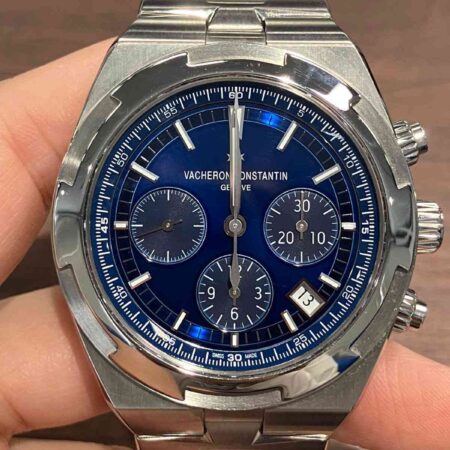 13007 - Vacheron Constantin - 5500V/110A-B148 (Blue, 2017)(missing Deployant For Strap) - pre-owned conditions with MINOR signs of usage - Card & Box