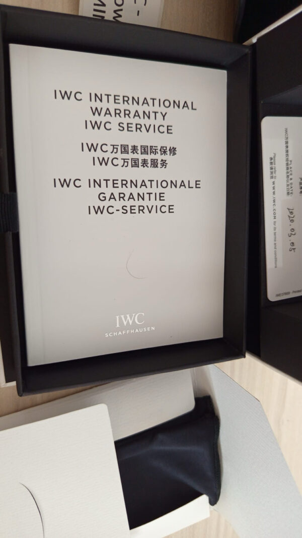 12046 - IWC - IW391031 - pre-owned conditions with MINOR signs of usage - Card & Box - Image 3