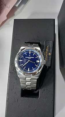 13364 - Vacheron Constantin - 4500V/110A-B128 (Blue, 2018) - pre-owned conditions with MINOR signs of usage - Card & Box